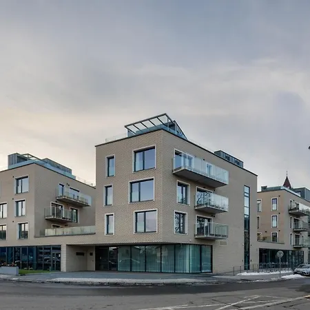 Airy & Stylish Flat In Smichov By Days *